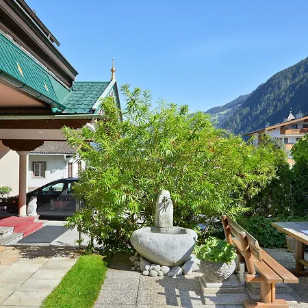 Hotel Alpenhof Kristall 4*