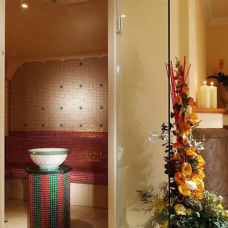 Alpenhof Kristall Otel 4*