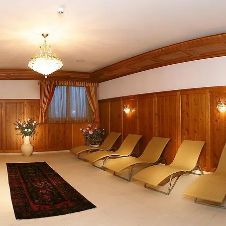 Otel Alpenhof Kristall 4*