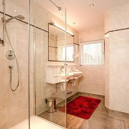 호텔 Alpenhof Kristall 메이른호픈