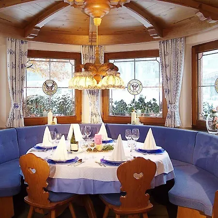 Alpenhof Kristall 4* Майрхофен