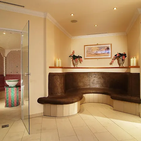 Alpenhof Kristall 4* مايرهوفن