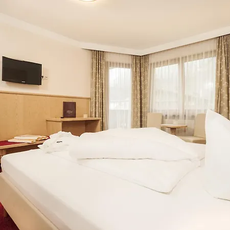 Alpenhof Kristall Отель Майрхофен